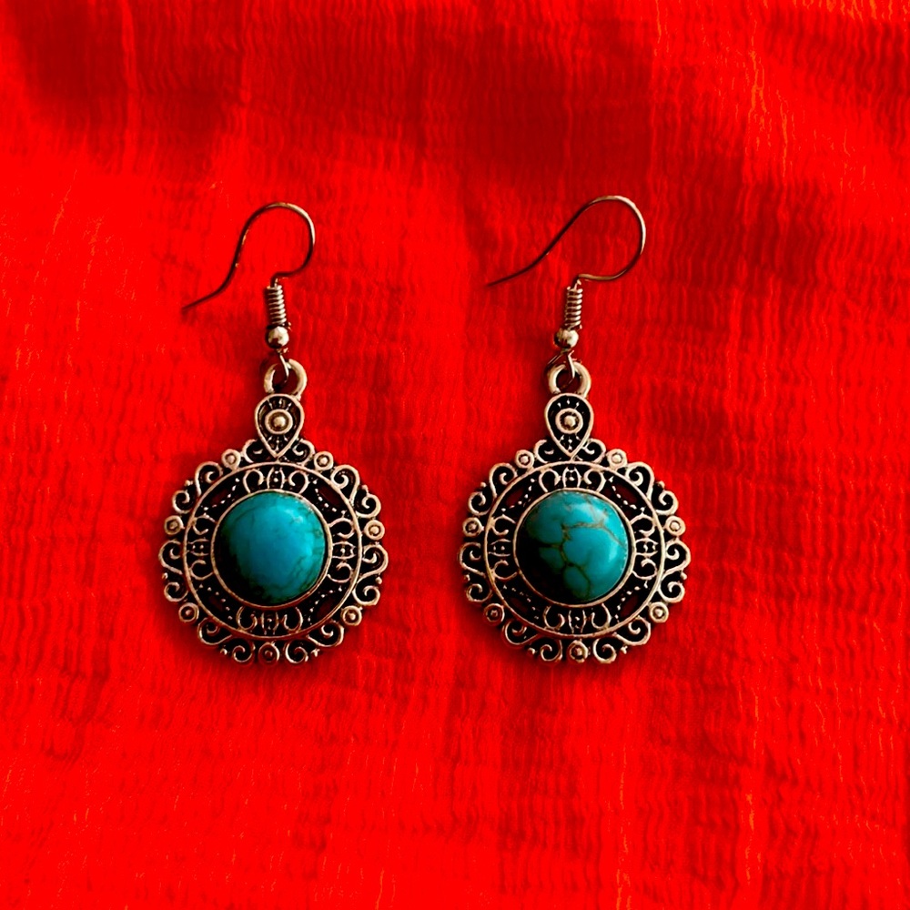 Beautiful turquoise earrings- brand new!